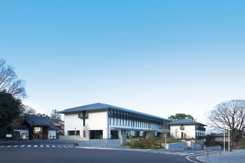 Wajun-Kaikan and the main approach to Chion-in [Kyoto]
