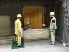 防潮シート設置訓練(大阪本店)