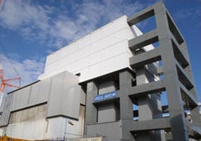 4号機燃料取り出しカバー外観2