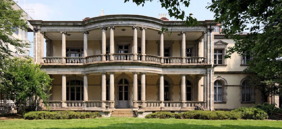 清泉女子大学本館