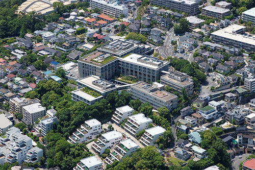 完成した甲南医療センターの全景(空撮)